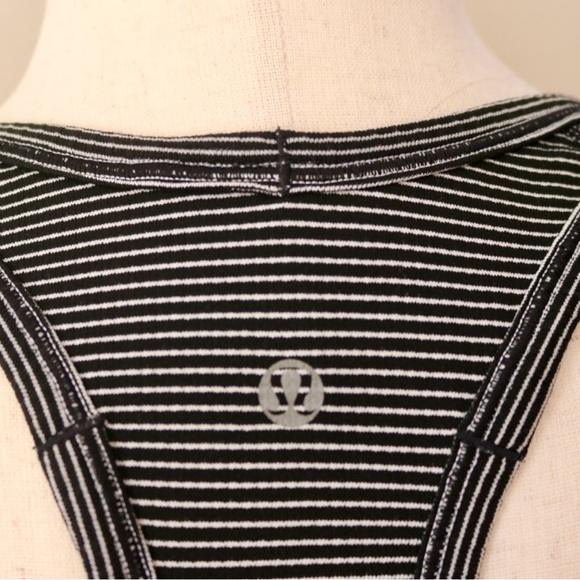 Lululemon Black & White Stripe Swiftly Tech Sleeveless Racerback Tank Top Size 4 - Picture 10 of 12